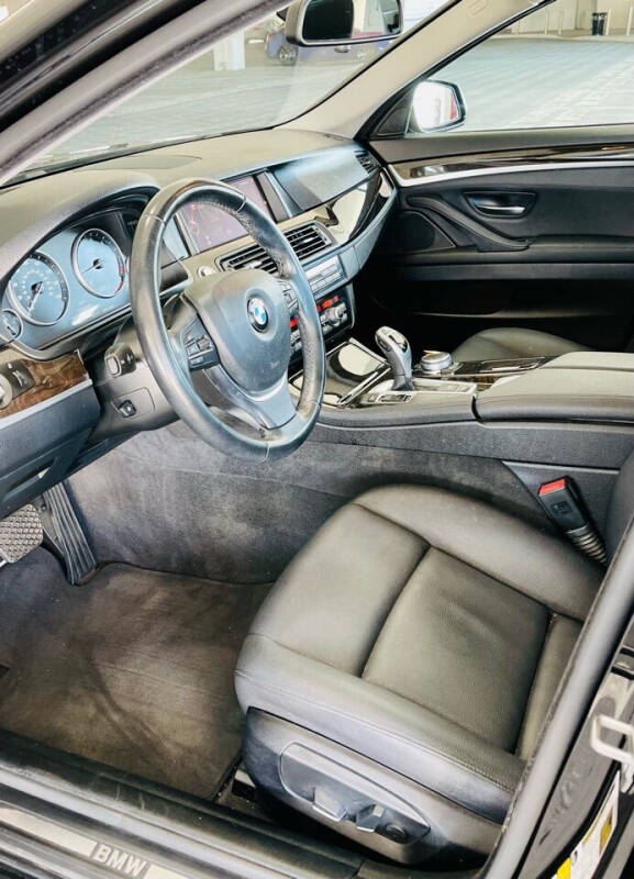 2016 BMW 5 Series 528i