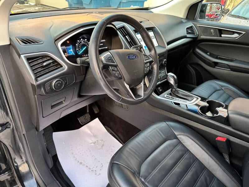 2016 Ford Edge SEL photo 12