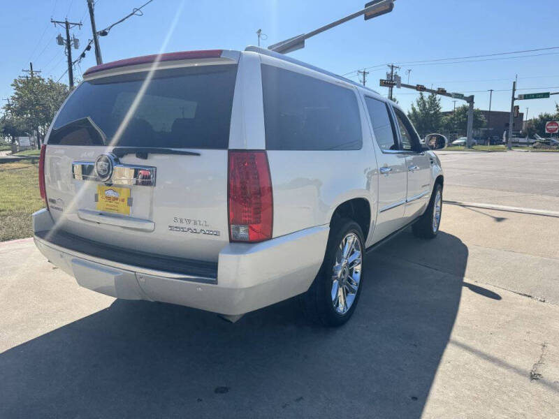 2011 Cadillac Escalade ESV Platinum Edition photo 7