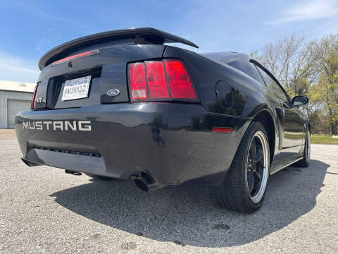 2004 Ford Mustang GT Deluxe