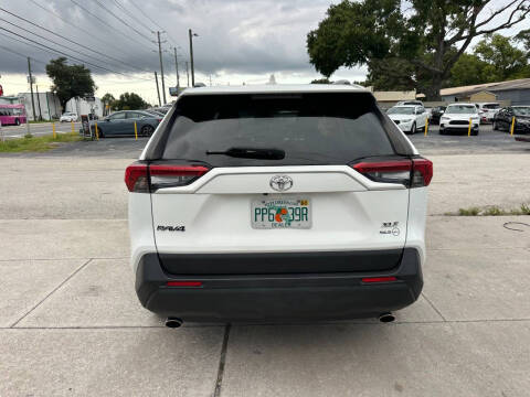 2020 Toyota RAV4 XLE