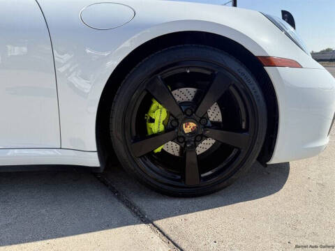 2020 Porsche 911 Carrera