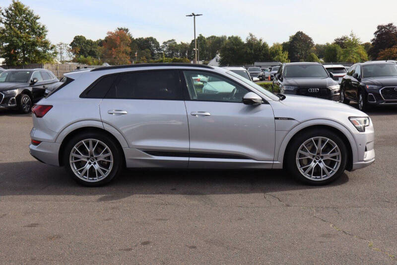 2021 Audi e-tron quattro Prestige