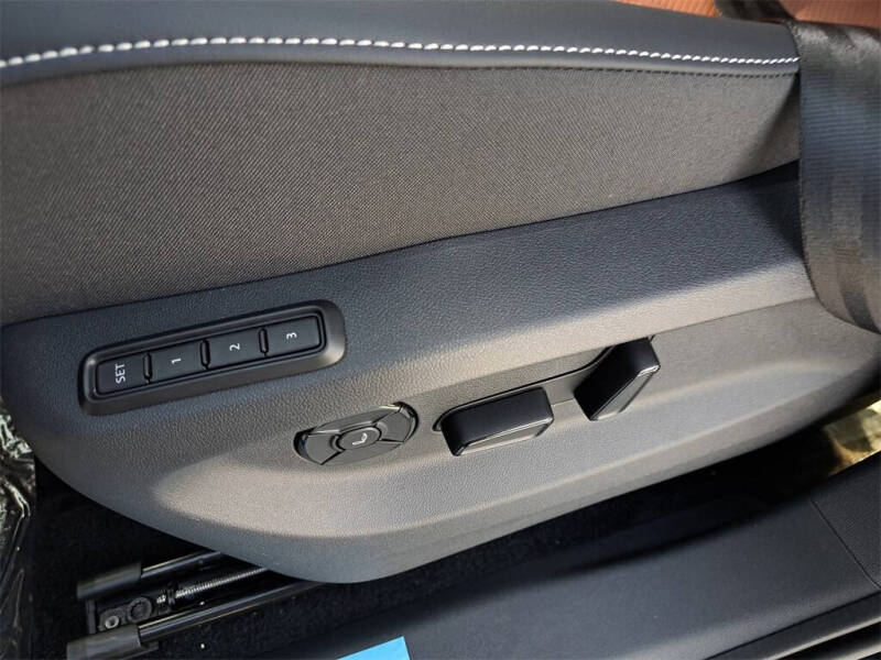 2026 Volkswagen Tiguan SEL R-Line Turbo 4Motion