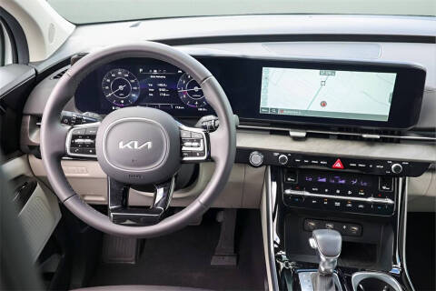2024 Kia Carnival SX