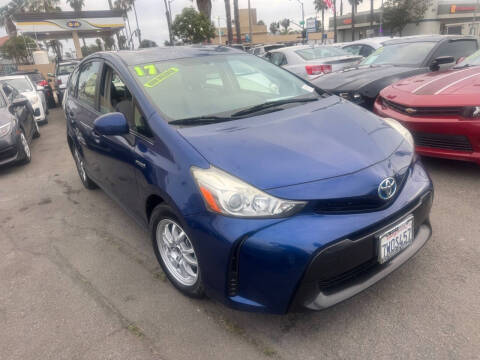 2017 Toyota Prius v Two