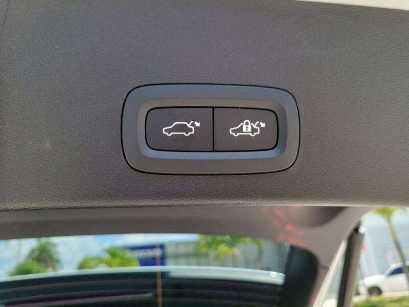 2026 Volvo XC40 B4 Core