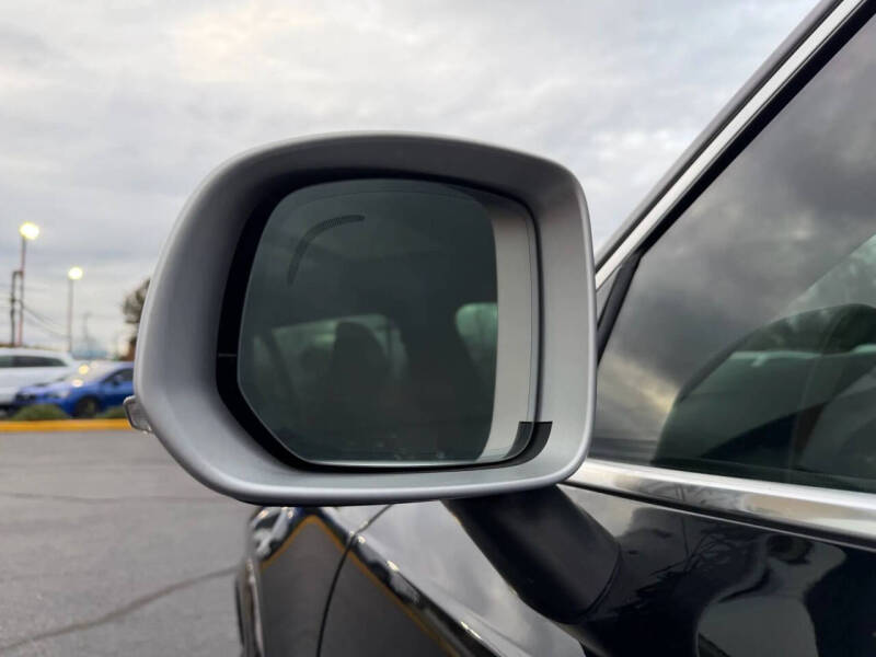 2017 Volvo XC90 T6 R-Design