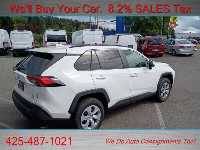 2020 Toyota RAV4 LE