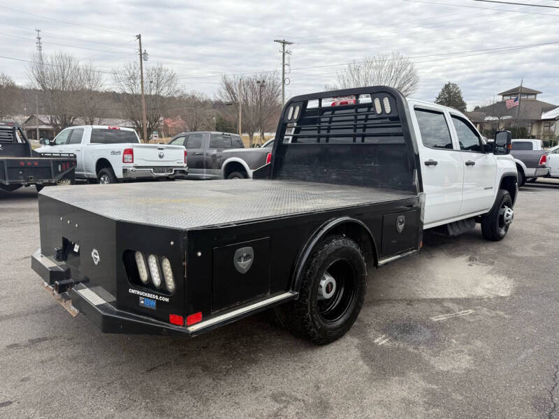 2018 GMC Sierra 3500 Chassis Cab Base photo 6