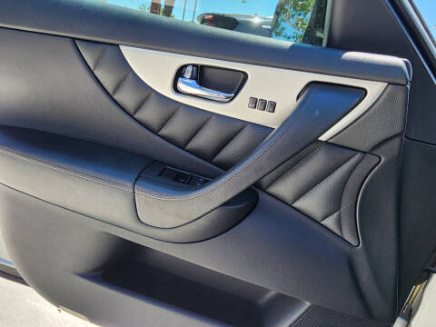2013 Infiniti FX37