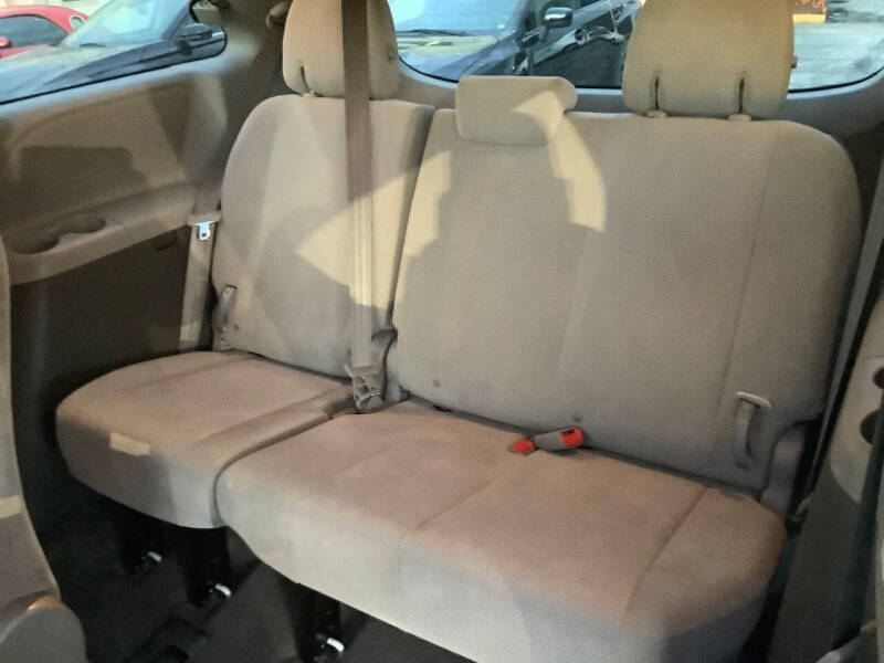 2017 Toyota Sienna L 7-Passenger