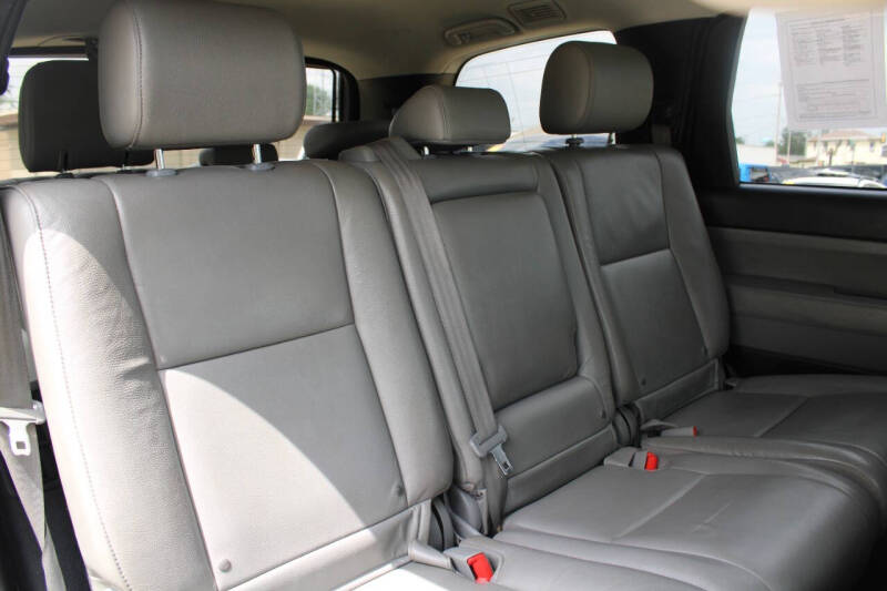 2017 Toyota Sequoia SR5