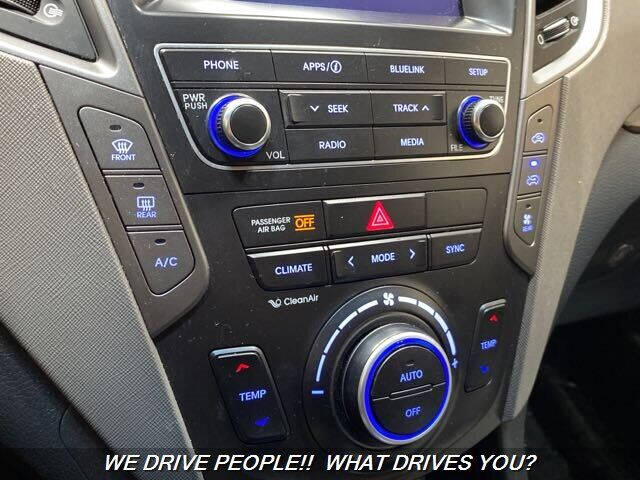 2017 Hyundai Santa Fe SE