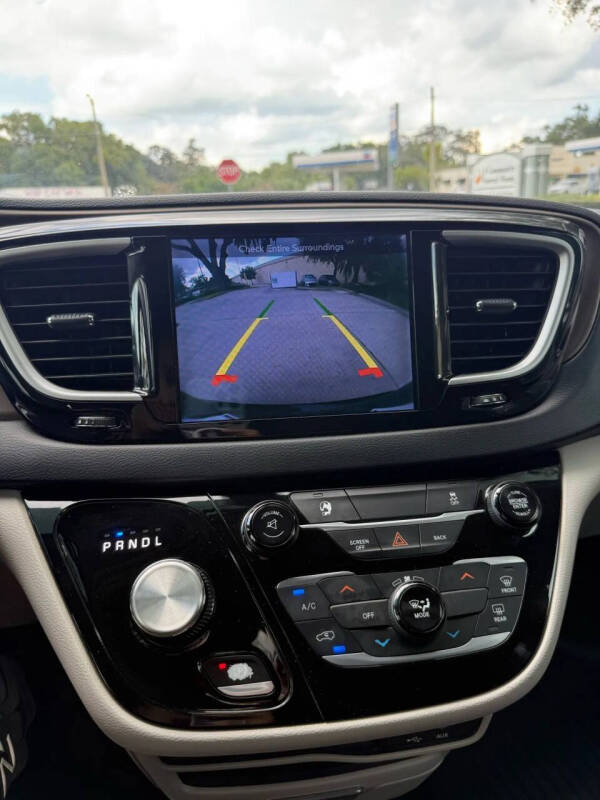 2017 Chrysler Pacifica Touring