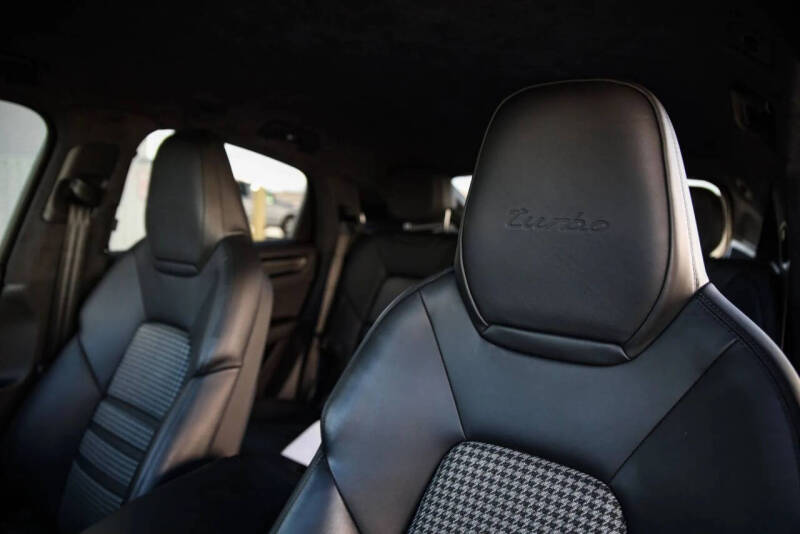 2020 Porsche Cayenne Turbo Coupe