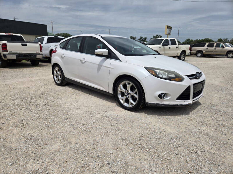 2014 Ford Focus 5 Door Hatch Titanium's photo