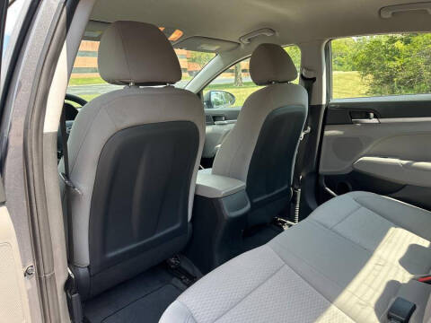 2019 Hyundai Elantra SE