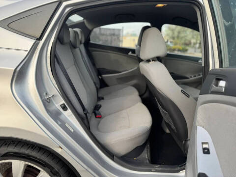 2013 Hyundai Accent GLS