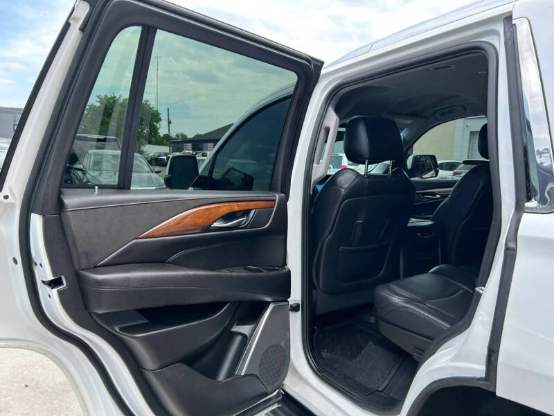 2019 Cadillac Escalade Standard