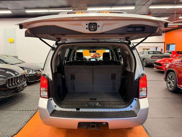 2011 Nissan Pathfinder Silver Edition