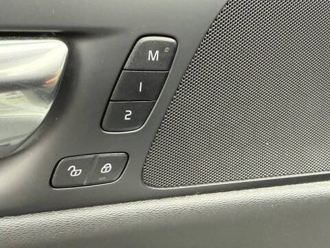 2021 Volvo S60 T6 Momentum