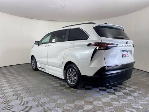 2023 Toyota Sienna XLE 7-Passenger