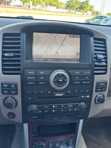 2011 Nissan Pathfinder LE