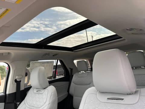 2025 Ford Explorer Platinum