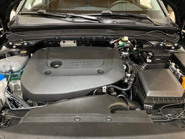 2025 Volvo XC40 B5 Core Bright Theme