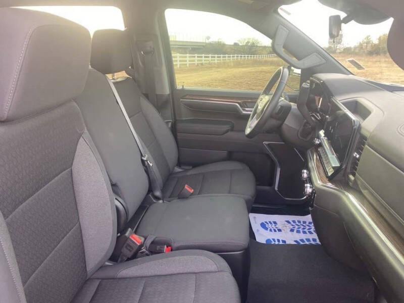 2024 GMC Sierra 1500 Elevation Standard