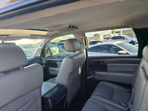 2016 Toyota Sequoia SR5