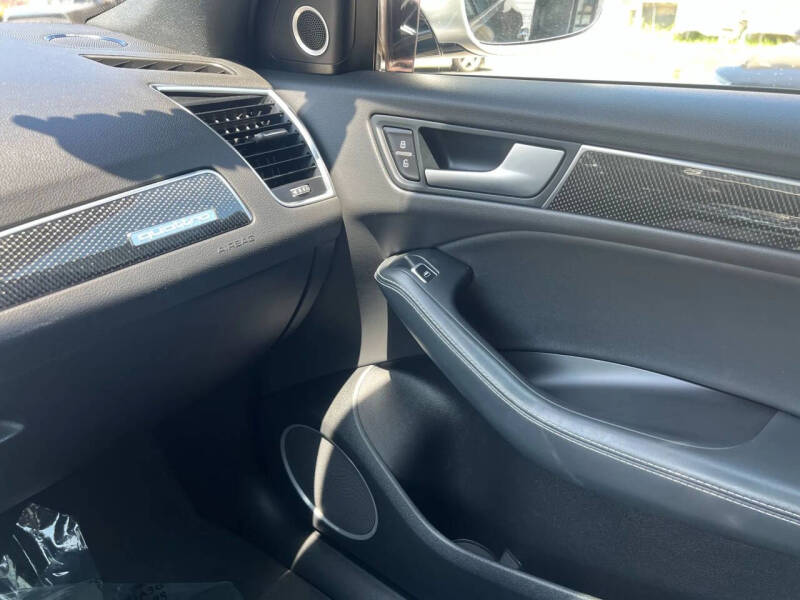 2015 Audi SQ5 3.0T quattro Premium Plus