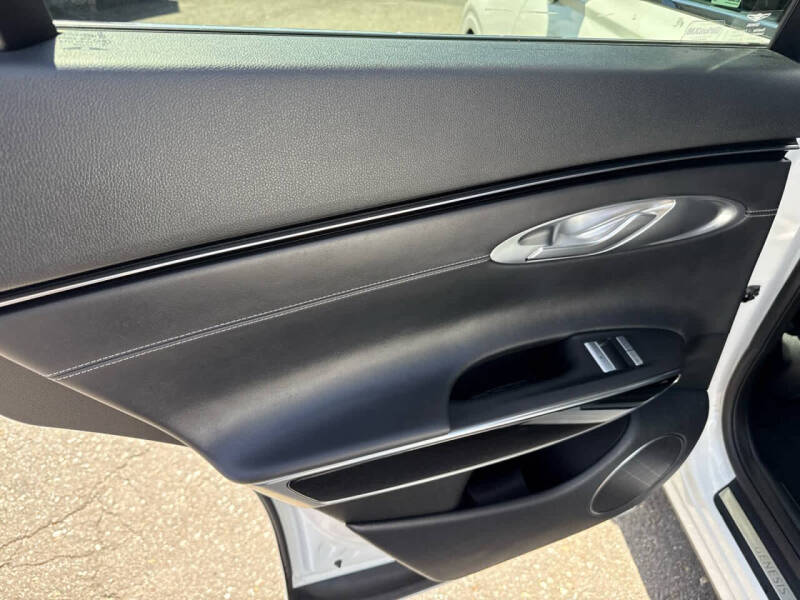 2025 Genesis GV70 2.5T Standard