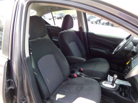 2019 Nissan Versa SV
