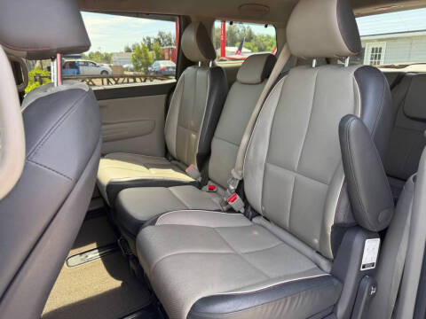 2018 Kia Sedona LX