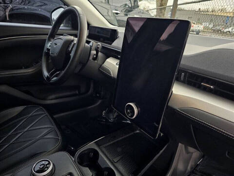 2023 Ford Mustang Mach-E Select