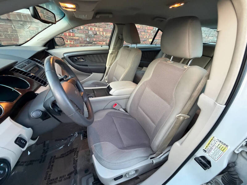 2011 Ford Taurus SEL