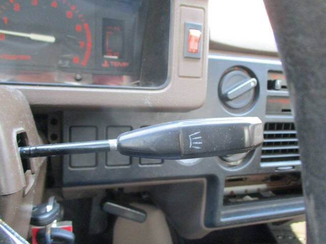 1987 Mazda B-Series B2000 LX