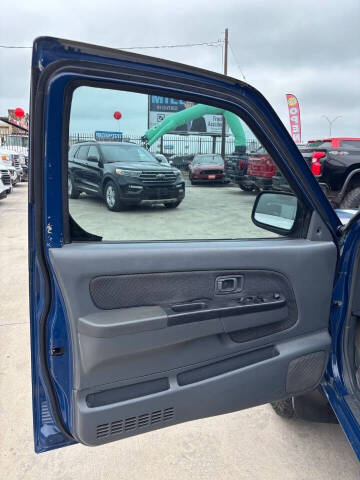 2002 Nissan Frontier XE-V6