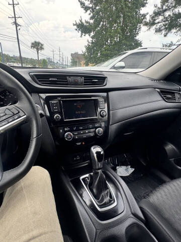 2018 Nissan Rogue SV