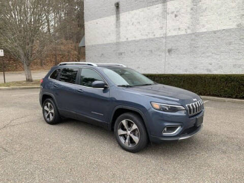 2019 Jeep Cherokee for sale at Select Auto in Smithtown NY