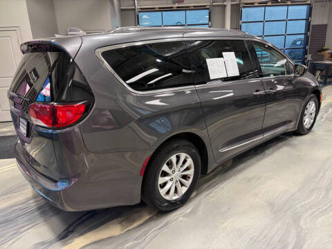 2018 Chrysler Pacifica Touring L Plus
