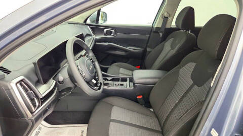2025 Kia Sorento LX