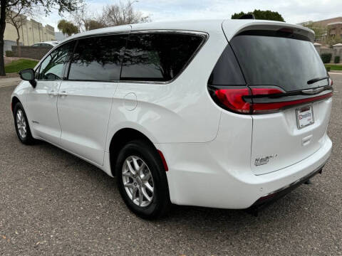 2024 Chrysler Pacifica Touring L