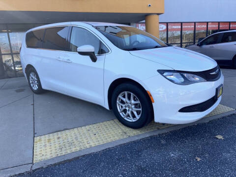 2021 Chrysler Voyager LX