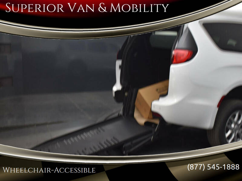 2025 Chrysler Voyager LX