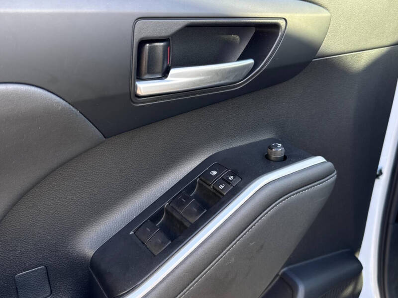 2023 Toyota Highlander Hybrid XLE