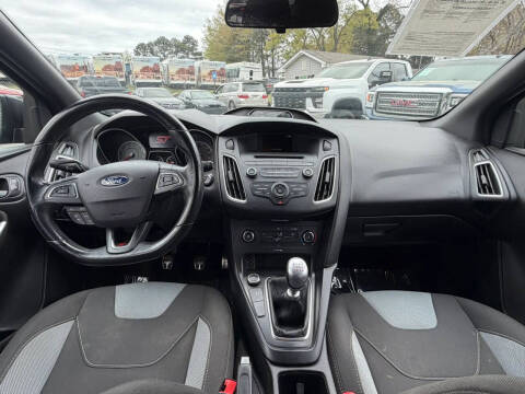 2017 Ford Focus ST
