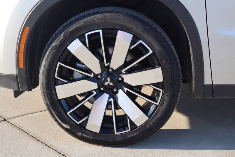 2025 Mitsubishi Outlander SE